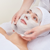 Zabieg łagodzący z kwasem laktobionowym