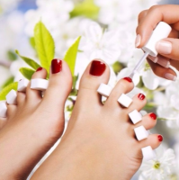 Pedicure tradycyjny + malowanie lakierem