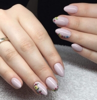 Manicure hybrydowy